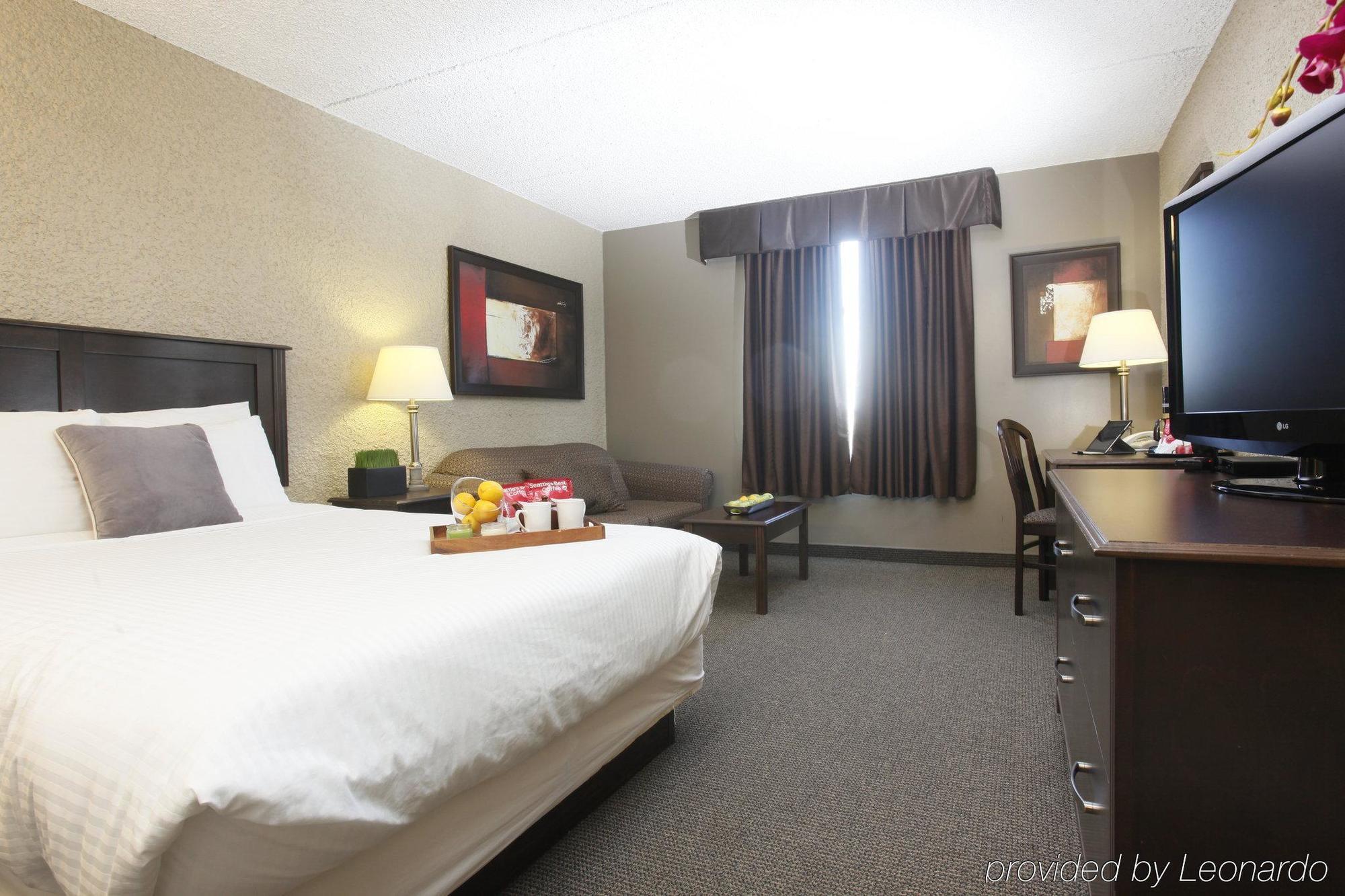 Radisson Hotel Fort St John Fort St. John ภายนอก รูปภาพ